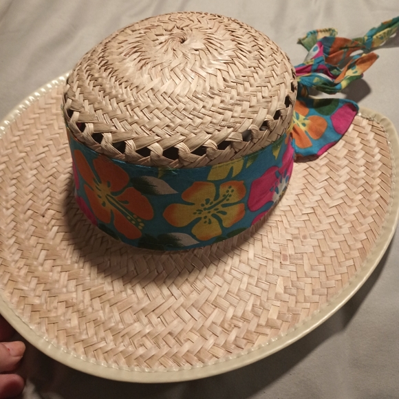 Hat - Picture 2 of 6